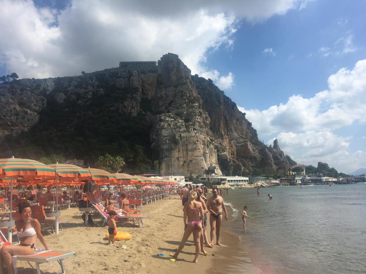Beach Holiday Βίλα Terracina Εξωτερικό φωτογραφία